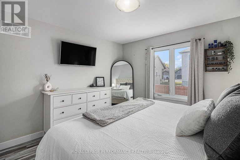 29595953/8-brittany-street/north-stormont-finch-twp/north-stormont/ontario/K0A1R0_14