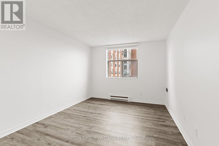 28457125/1111-2760-carousel-crescent/emerald-woodssawmill-creek/ottawa/ontario/K1T2N4_21