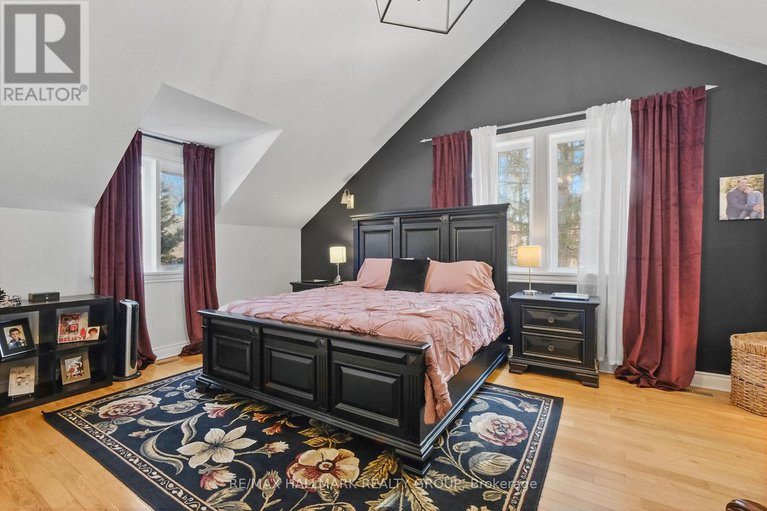 28622759/1390-lough-drive/cumberland-estates/ottawa/ontario/K4C1A9_28