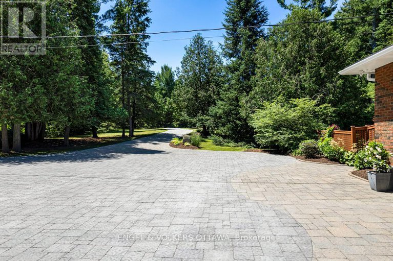 28654759/656-spruce-ridge-road/huntley-ward-south-west/ottawa/ontario/K0A1L0_3