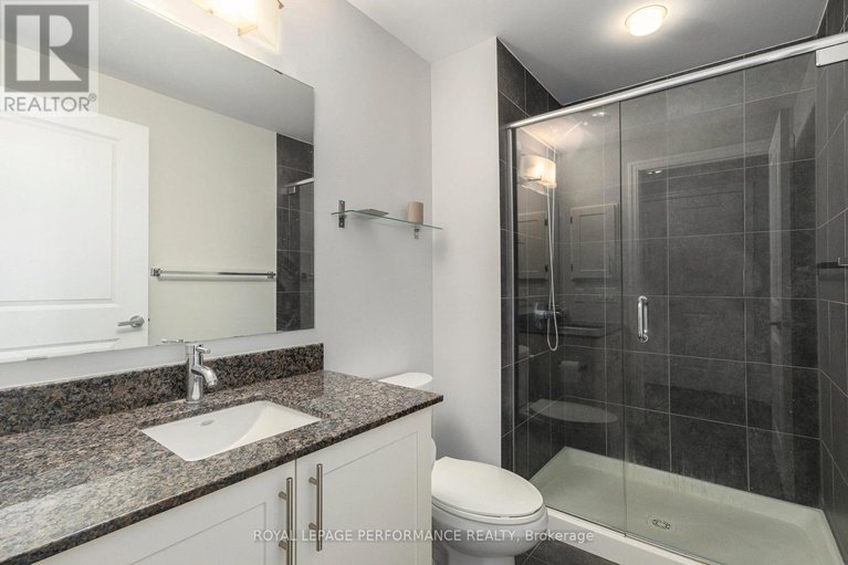 29049673/1204-90-landry-street/vanier/ottawa/ontario/K1L0A9_18