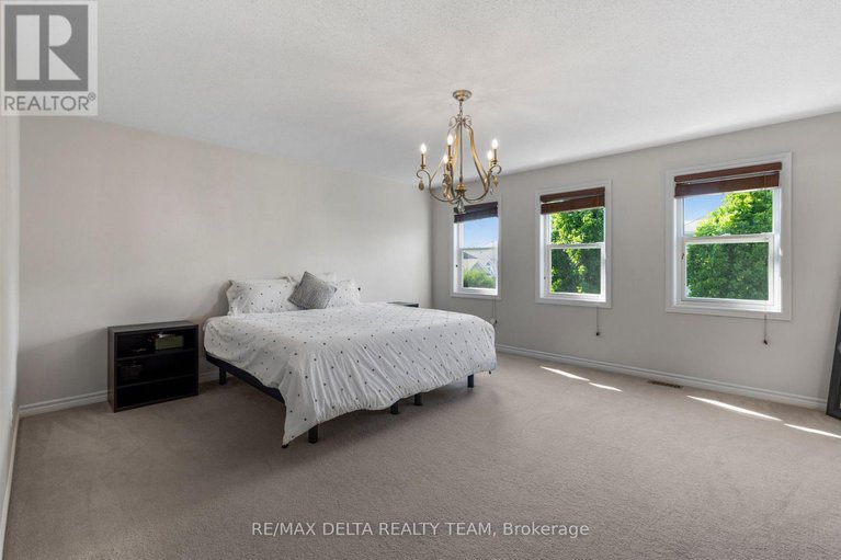 28627849/227-hillpark-high-street/mer-bleuebradley-estatesanderson-park/ottawa/ontario/K1W0B5_17
