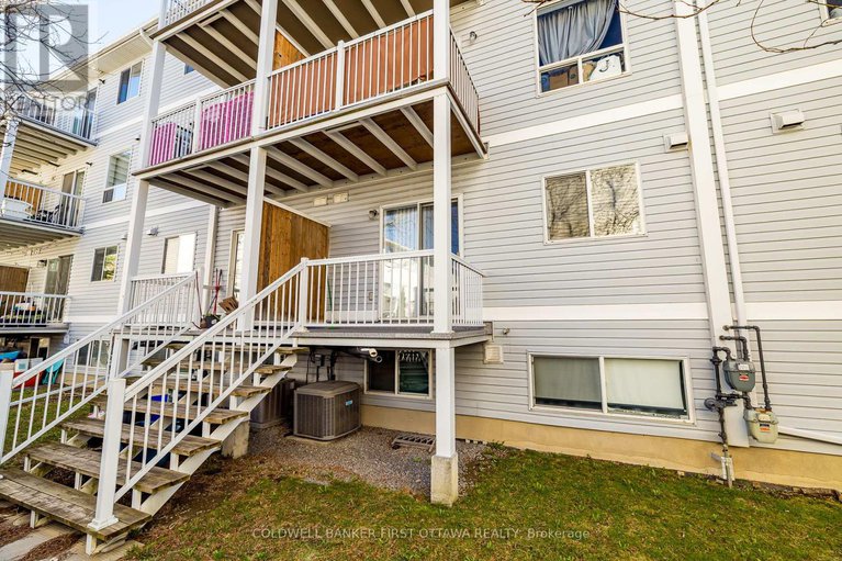 28740335/389-wiffen-private/westcliffe-estates/ottawa/ontario/K2H1G4_20