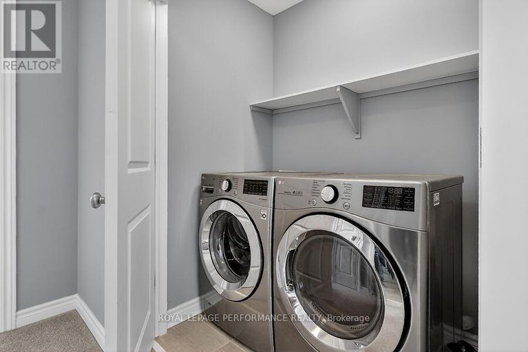 29557576/790-cairn-crescent/mer-bleuebradley-estatesanderson-park/ottawa/ontario/K1W0P7_32