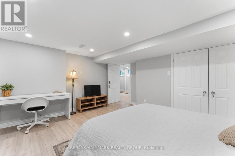 28903305/242-harmer-avenue-s/civic-hospital/ottawa/ontario/K1Y0V6_27