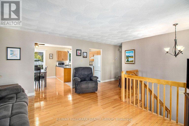 28846861/945-belvedere-avenue/town-of-rockland/clarence-rockland/ontario/K4K1H3_5