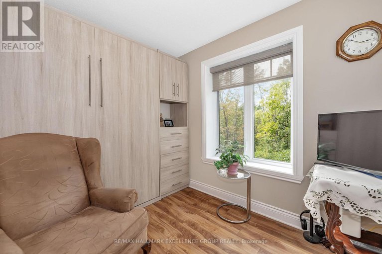 28810909/214-290-masters-lane/town-of-rockland/clarence-rockland/ontario/K4K0K5_22