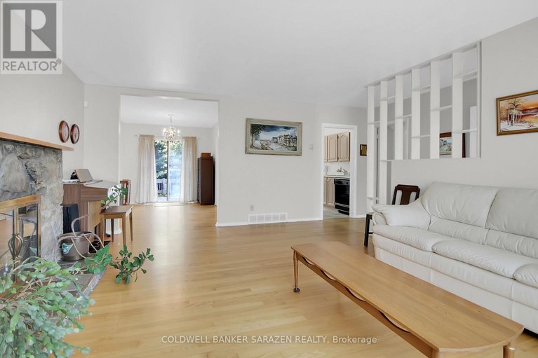 28626682/70-viewmount-drive/meadowlandscrestview/ottawa/ontario/K2G3C3_9