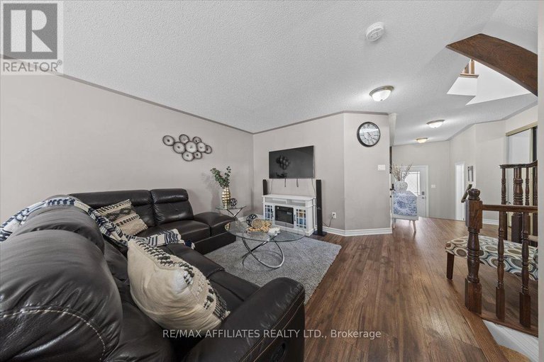28378372/119-silvermoon-crescent/avalon-east/ottawa/ontario/K4A0P5_10