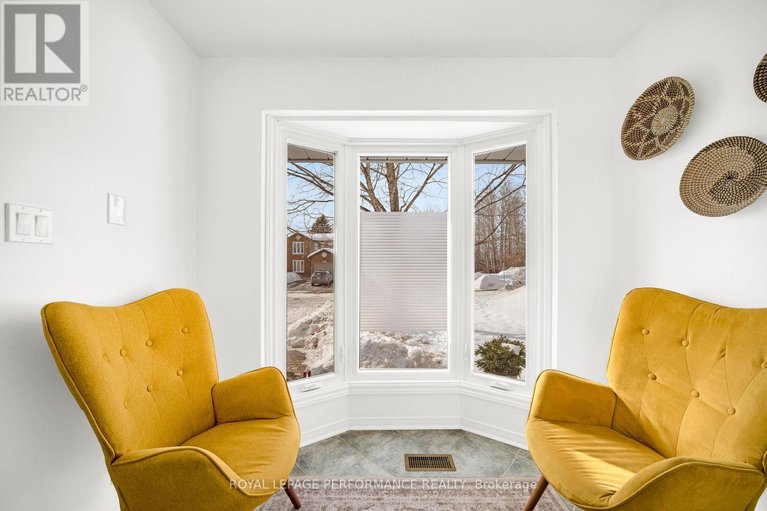 29452599/1557-verchere-street/chateauneuf/ottawa/ontario/K1C7C7_6