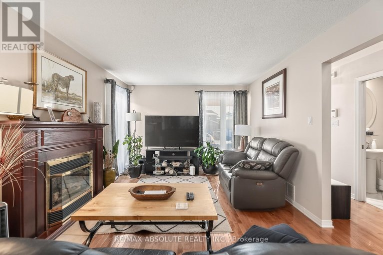 29641681/1475-deavy-way/bilberry-creekqueenswood-heights/ottawa/ontario/K1E2W7_11