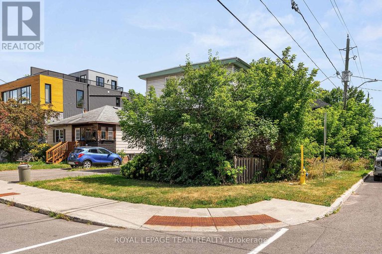 28940165/240-garneau-street/vanier/ottawa/ontario/K1L7T8_2