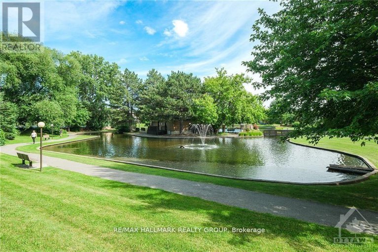 29004659/306-270-brittany-drive/viscount-alexander-park/ottawa/ontario/K1K4M3_29