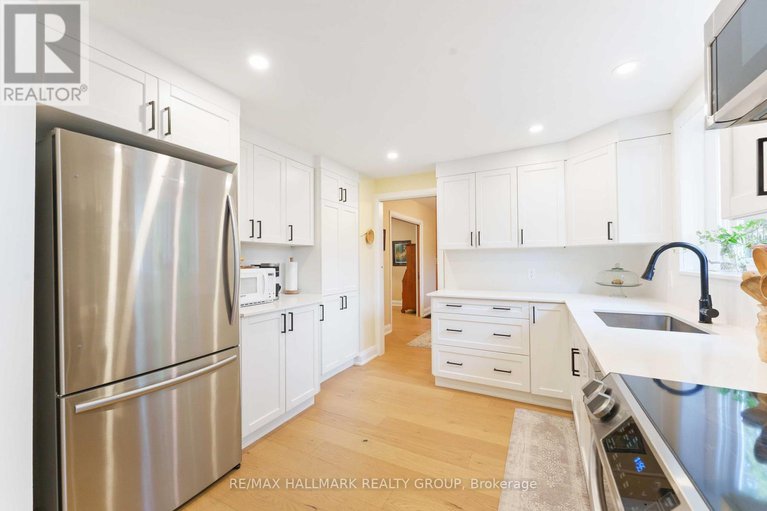 29123491/19-kingsford-crescent/beaverbrook/ottawa/ontario/K2K1T5_11