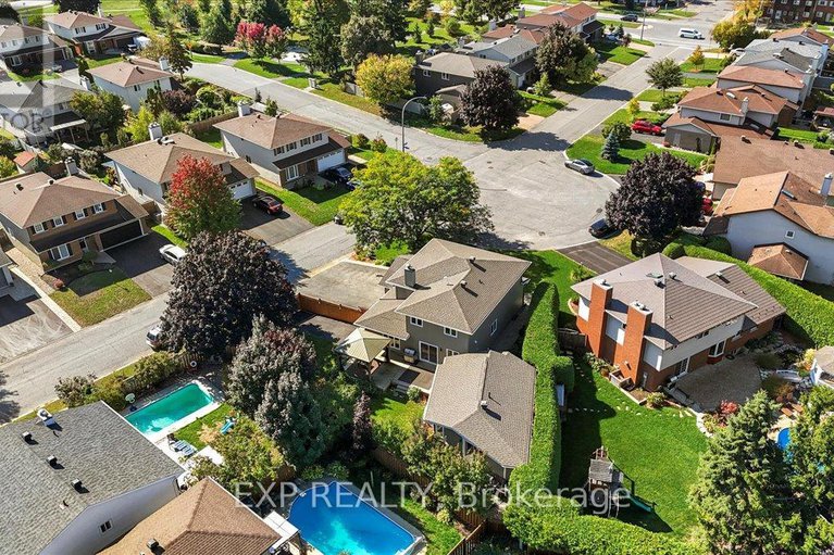 29043972/18-ivylea-street/craig-henrywoodvale/ottawa/ontario/K2G4X5_45