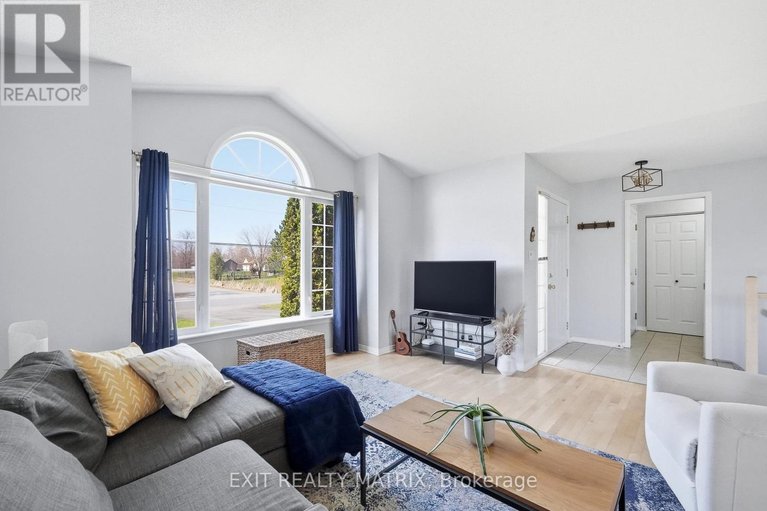 29679099/2117-lemery-street/clarencerockland-twp/clarence-rockland/ontario/K0A1E0_6