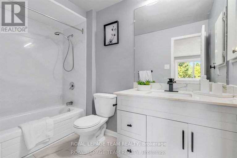 28982327/2-brookhaven-court/leslie-park/ottawa/ontario/K2H9E3_20
