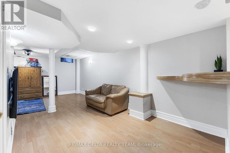28461671/1401-coulter-place/bilberry-creekqueenswood-heights/ottawa/ontario/K1E3H9_25