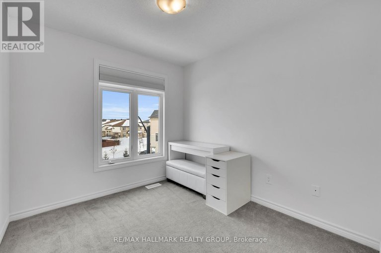 29294452/26-barn-swallow-private/riverside-southgloucester-glen/ottawa/ontario/K4M0H5_27