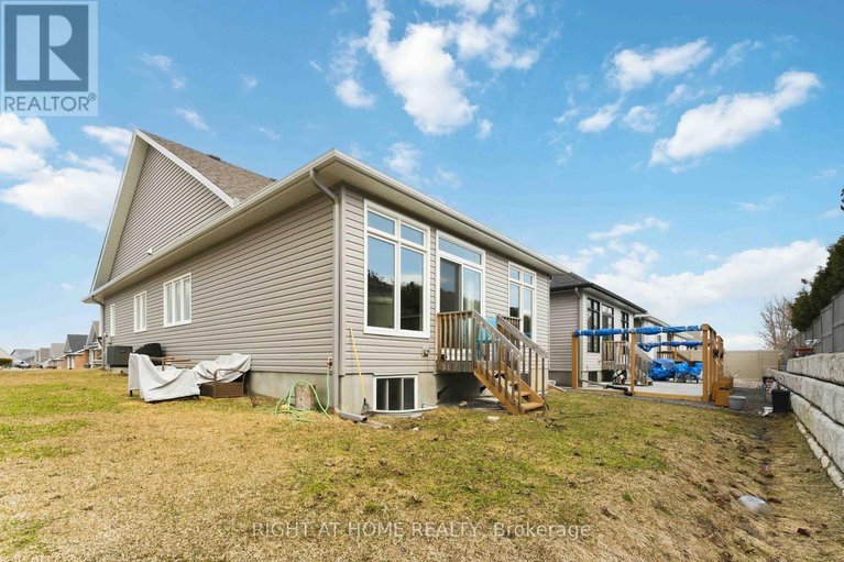 29564019/272-maygrass-way/remainder-of-stittsville-area/ottawa/ontario/K2S2K9_39