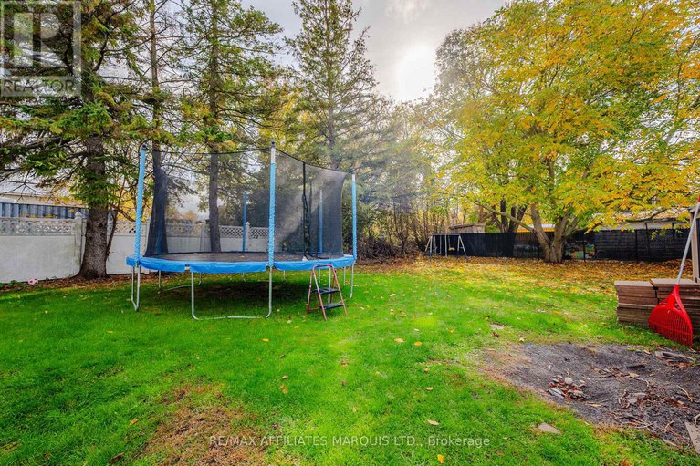 29024844/18-mechanic-street-w/maxville/north-glengarry/ontario/K0C1T0_38