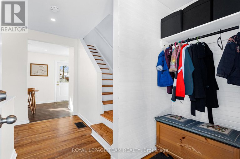 29392514/852-borthwick-avenue/castle-heightsrideau-high/ottawa/ontario/K1K2M8_5