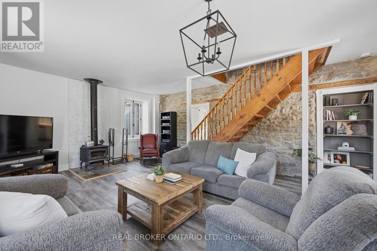 29603322/2090-beach-road/north-grenville-twp-kemptville-south/north-grenville/ontario/K0G1S0_20