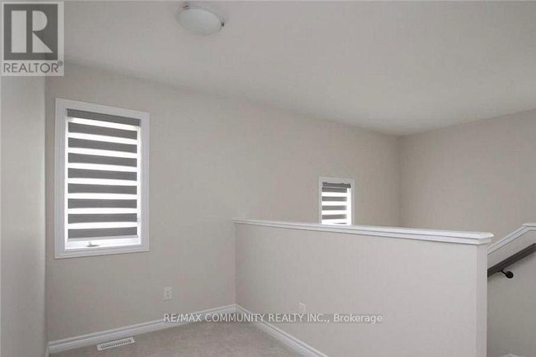 29105852/32-pacing-walk/goulbourn-twp-from-franktown-rdsouth-to-rideau/ottawa/ontario/K0A2Z0_11