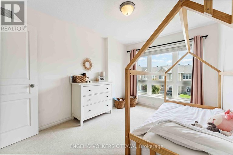 28594229/741-morningstar-way/mer-bleuebradley-estatesanderson-park/ottawa/ontario/K1W0G6_29