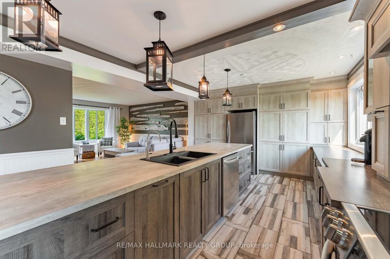 28470245/2914-pattee-road-e/east-hawkesbury-twp/east-hawkesbury/ontario/K6A2R2_10