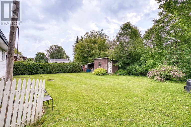 28469840/329-wylie-street/almonte/mississippi-mills/ontario/K0A1A0_11