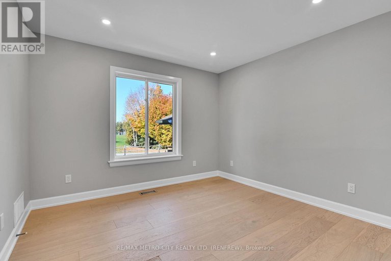 28406603/16-red-door-lane/horton-twp/horton/ontario/K7V3Z8_18