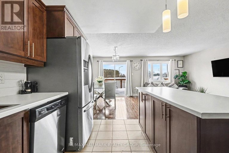 29578401/28-nathalie-street/town-of-rockland/clarence-rockland/ontario/K4K1E6_23