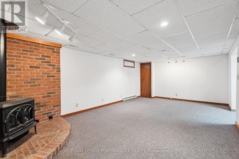 29578731/1989-michigan-avenue/urbandale-acres/ottawa/ontario/K1H6Y1_29