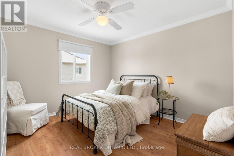 29518194/41-golders-green-lane/longfields/ottawa/ontario/K2J5G2_34