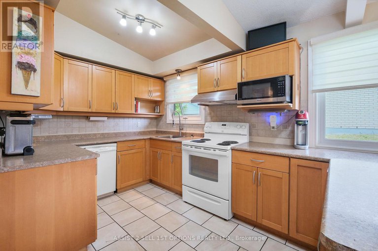 28641583/24-barnes-crescent/leslie-park/ottawa/ontario/K2H7C2_16