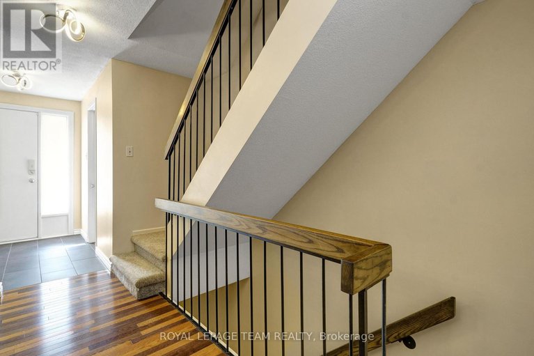 29338686/35-2027-stonehenge-crescent/pineview/ottawa/ontario/K1B4N7_3