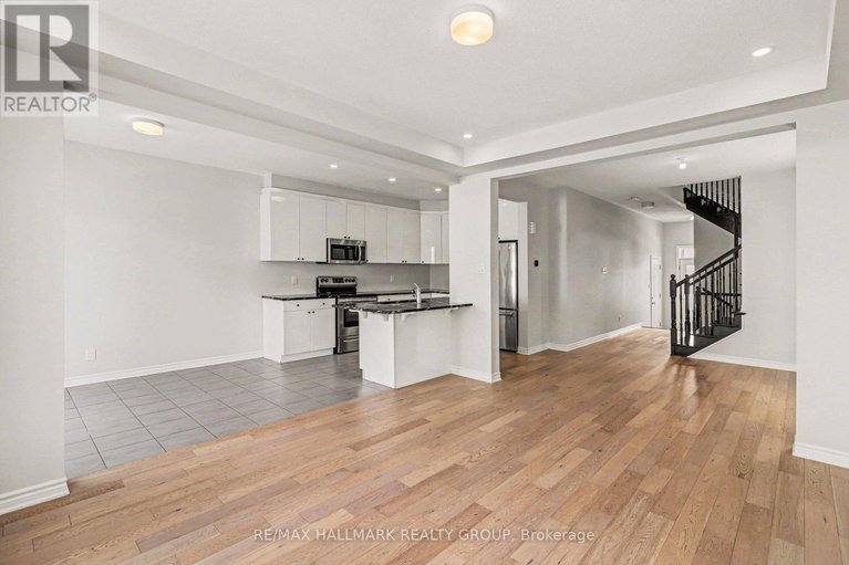 29651052/513-catleaf-row/avalon-west/ottawa/ontario/K4A5J2_8