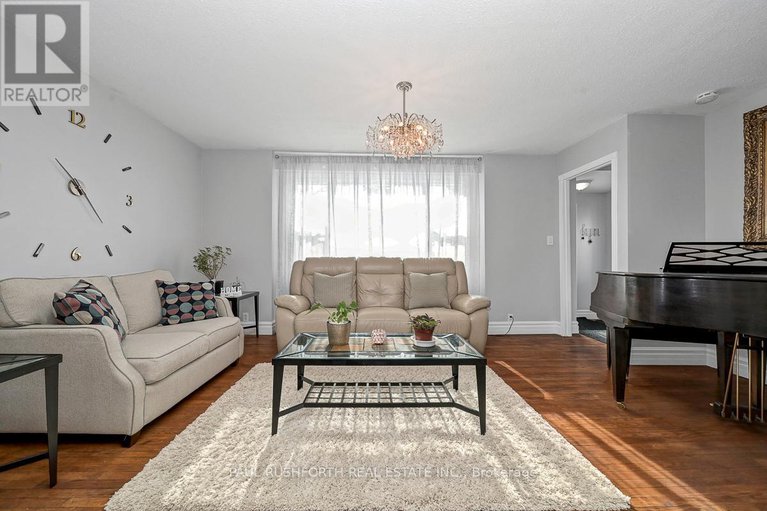 29437881/1401-mcmahon-avenue/emerald-woodssawmill-creek/ottawa/ontario/K1T1C2_5