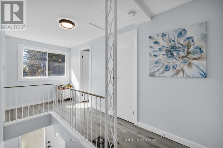 28895852/d-1520-beaverpond-drive/pineview/ottawa/ontario/K1B3R9_28