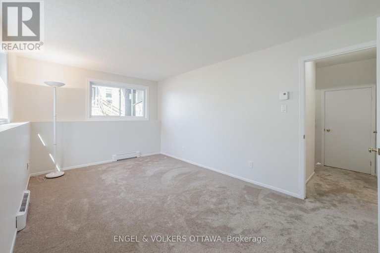 28138585/1504-tanguay-court/katimavik/ottawa/ontario/K2L3X8_27
