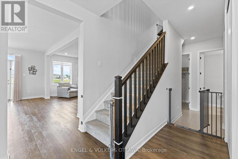 28758324/119-green-ash-avenue/goulbourn-twp-from-franktown-rdsouth-to-rideau/ottawa/ontario/K0A2Z0_9