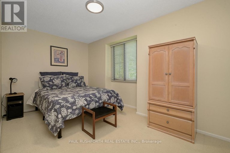 29687415/10-cosburn-avenue/arlington-woods/ottawa/ontario/K2H8A1_23