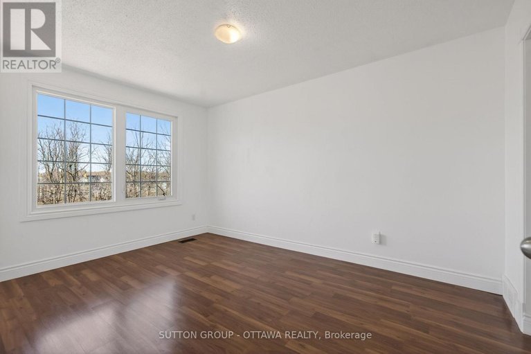 29627001/285-monterey-drive/leslie-park/ottawa/ontario/K2H7B1_20