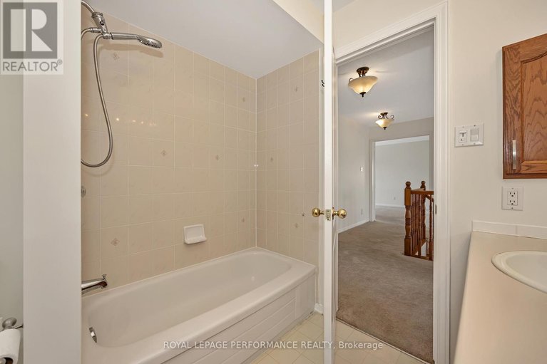 29648632/2023-rolling-brook-drive/orleans-village/ottawa/ontario/K1W1C9_29