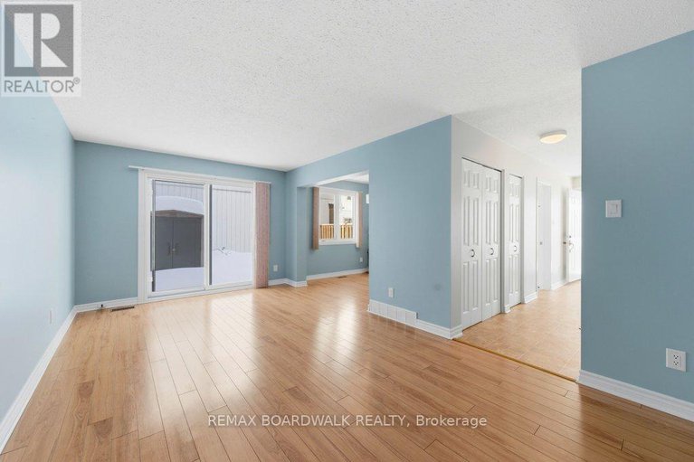 29425117/65-837-eastvale-drive/beaconwood/ottawa/ontario/K1J7T5_17