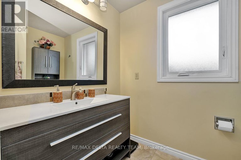 28875879/6096-meadowhill-crescent/chapel-hill/ottawa/ontario/K1C5R8_29