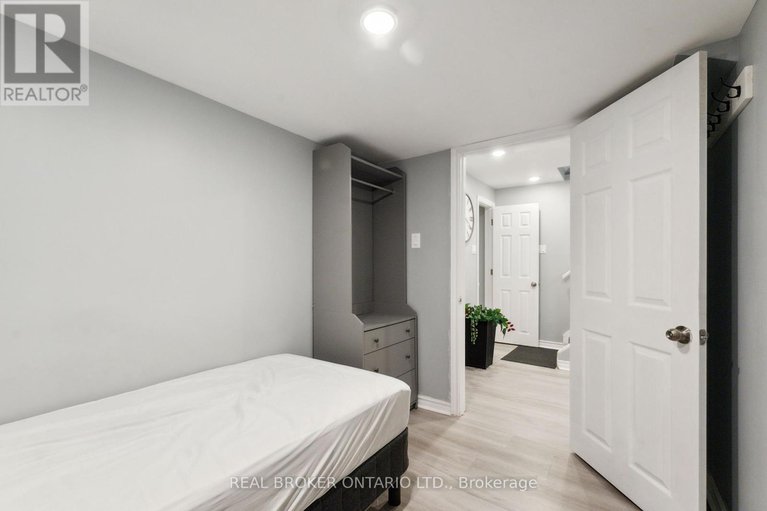 28275807/125-priam-way/westcliffe-estates/ottawa/ontario/K2H8S7_45
