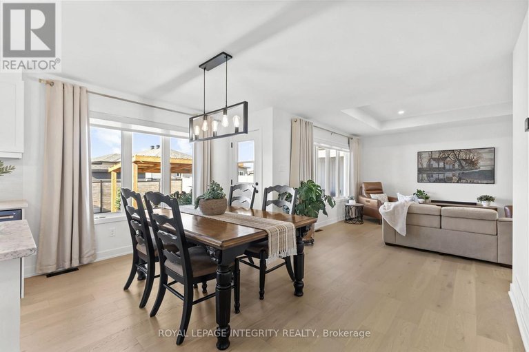 29651111/204-hybrid-street/embrun/russell/ontario/K0A1W0_4