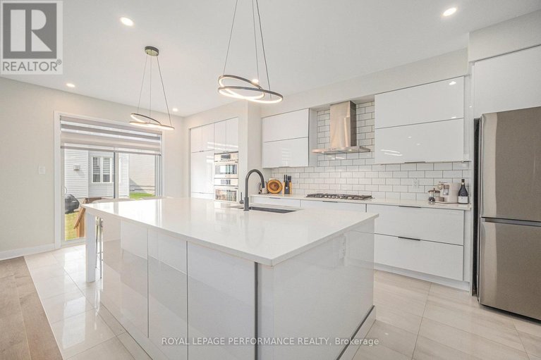 29633972/233-beaugency-street/orleans-village/ottawa/ontario/K1W0T2_13